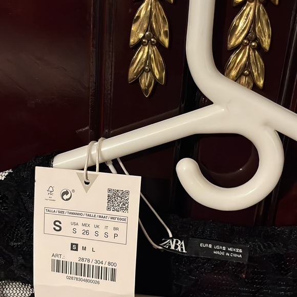 NWT Zara bodycon lace dress - Picture 2 of 3